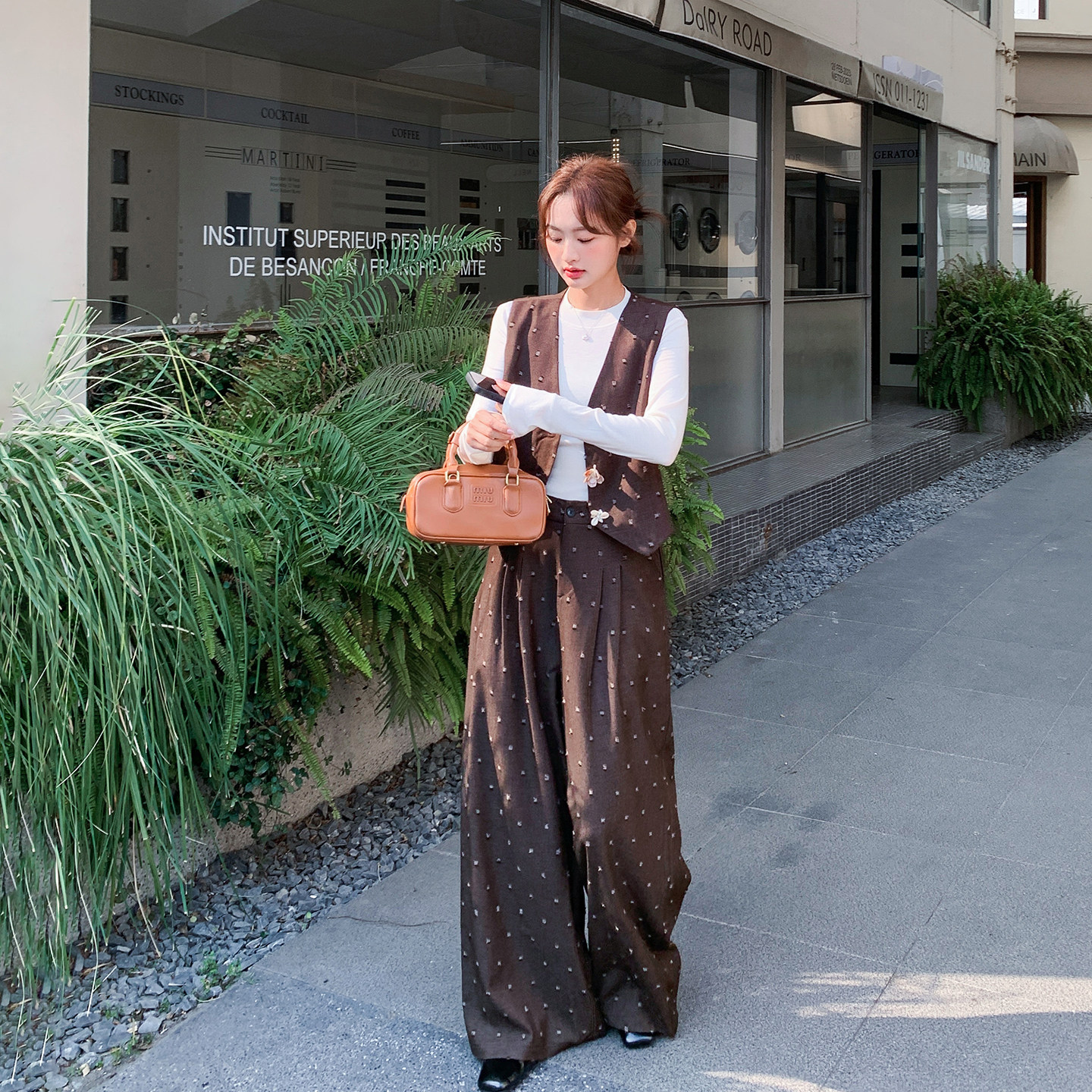 韩系穿搭一整套咖色气质马甲套装女春季2026新款T恤阔腿裤三件套