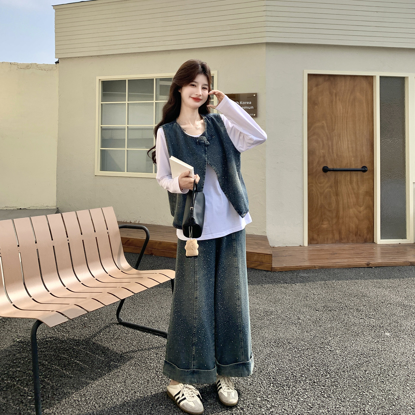 气质设计感烫钻牛仔马甲套装女春季2026新款爆款高腰阔腿裤两件套