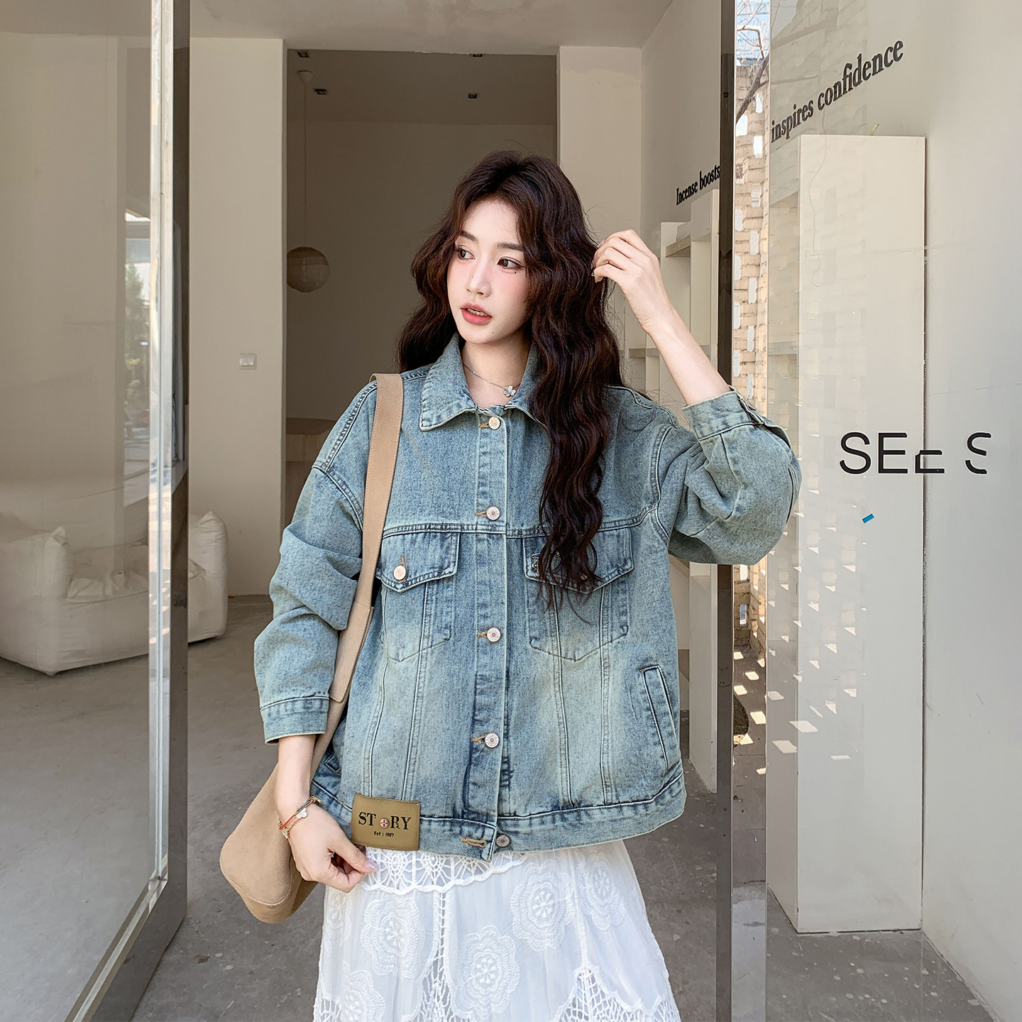 气质感蓝色牛仔短款外套女春季2026新款小个子爆款设计感夹克上衣