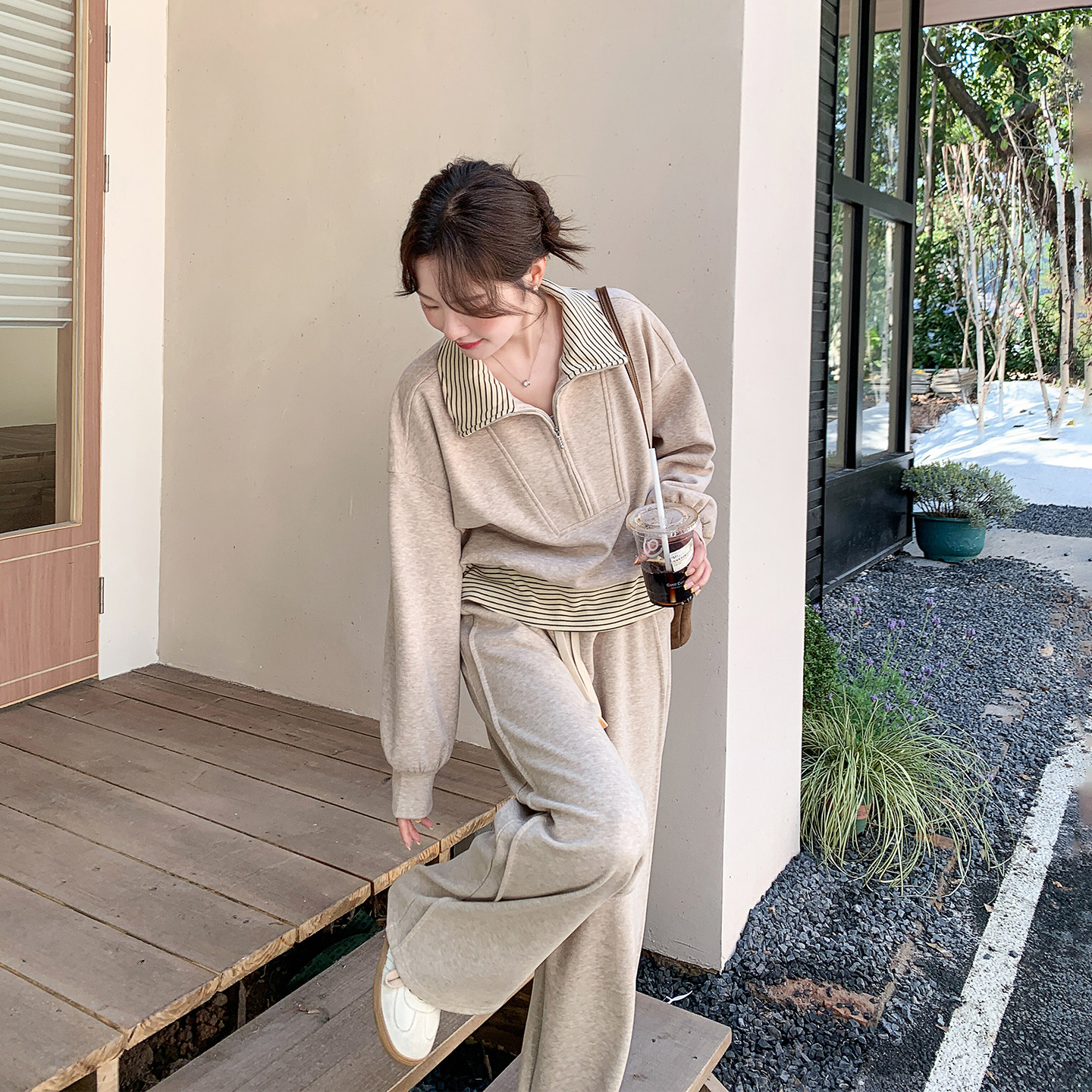 条纹拼接假两件卫衣套装女春季2026新款休闲运动超火阔腿裤两件套