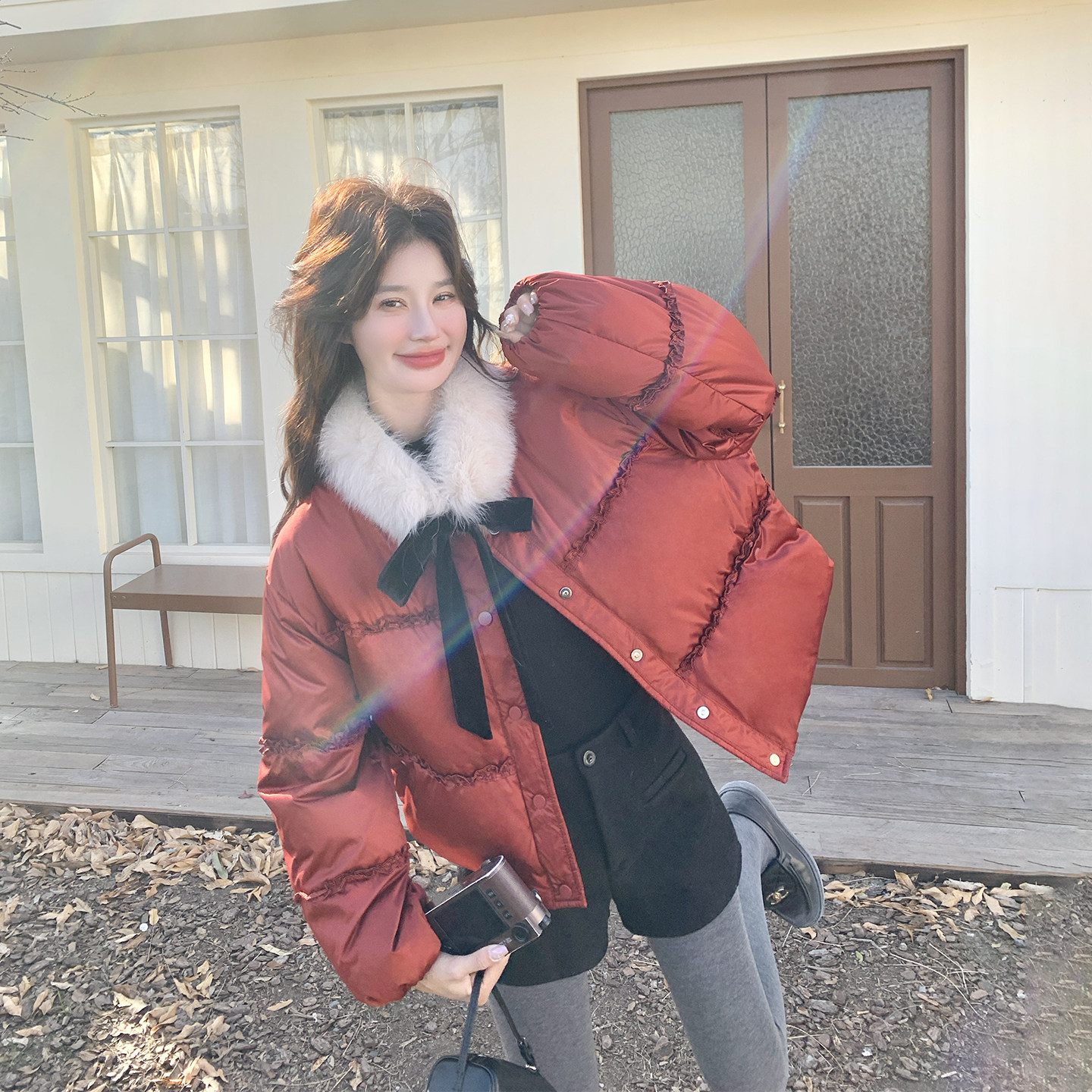 圣诞红花边拼接短款90绒羽绒服女