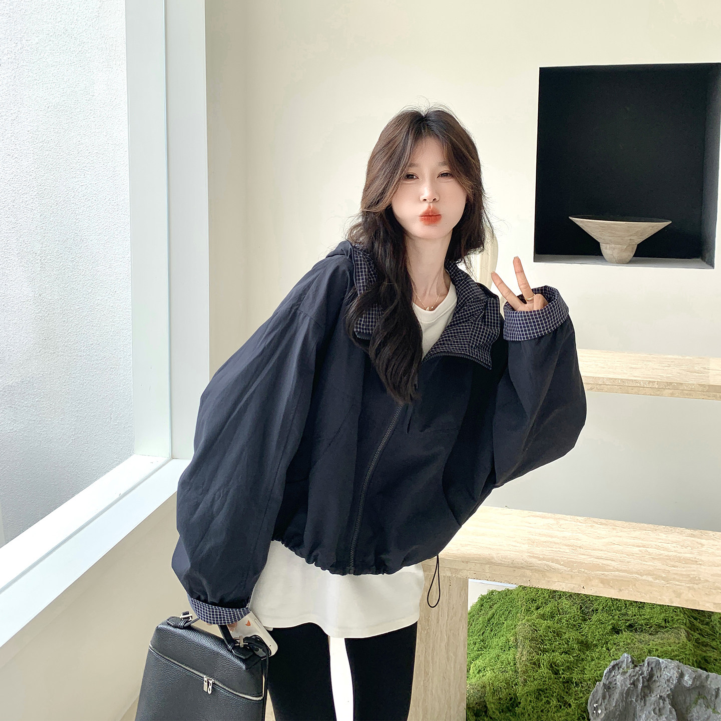 今年流行爆款藏青色格纹拼接外套女春季2026新款减龄小个子短夹克
