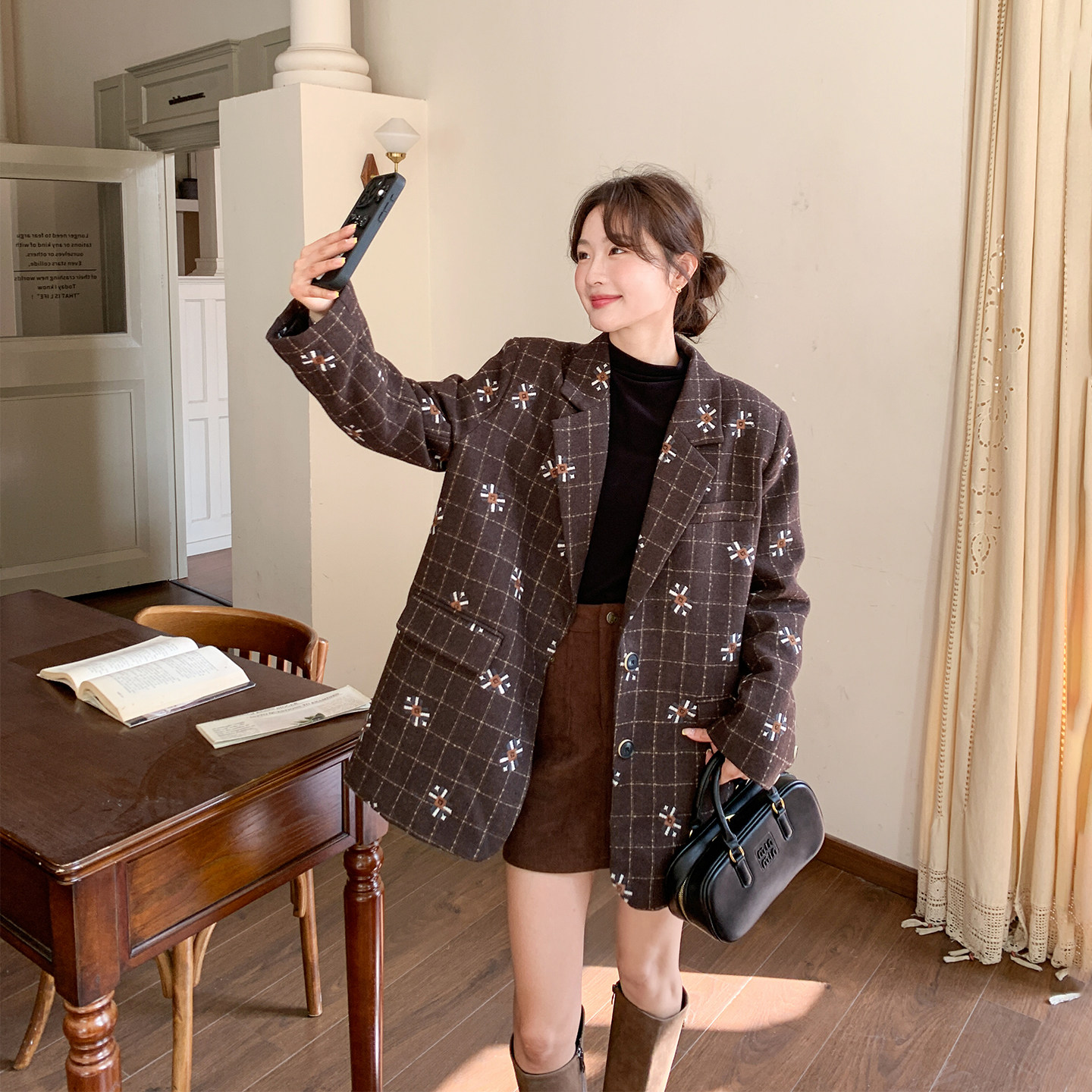 美拉德咖色刺绣毛呢西装羽绒服外套女冬季2025新款中长款气质复古