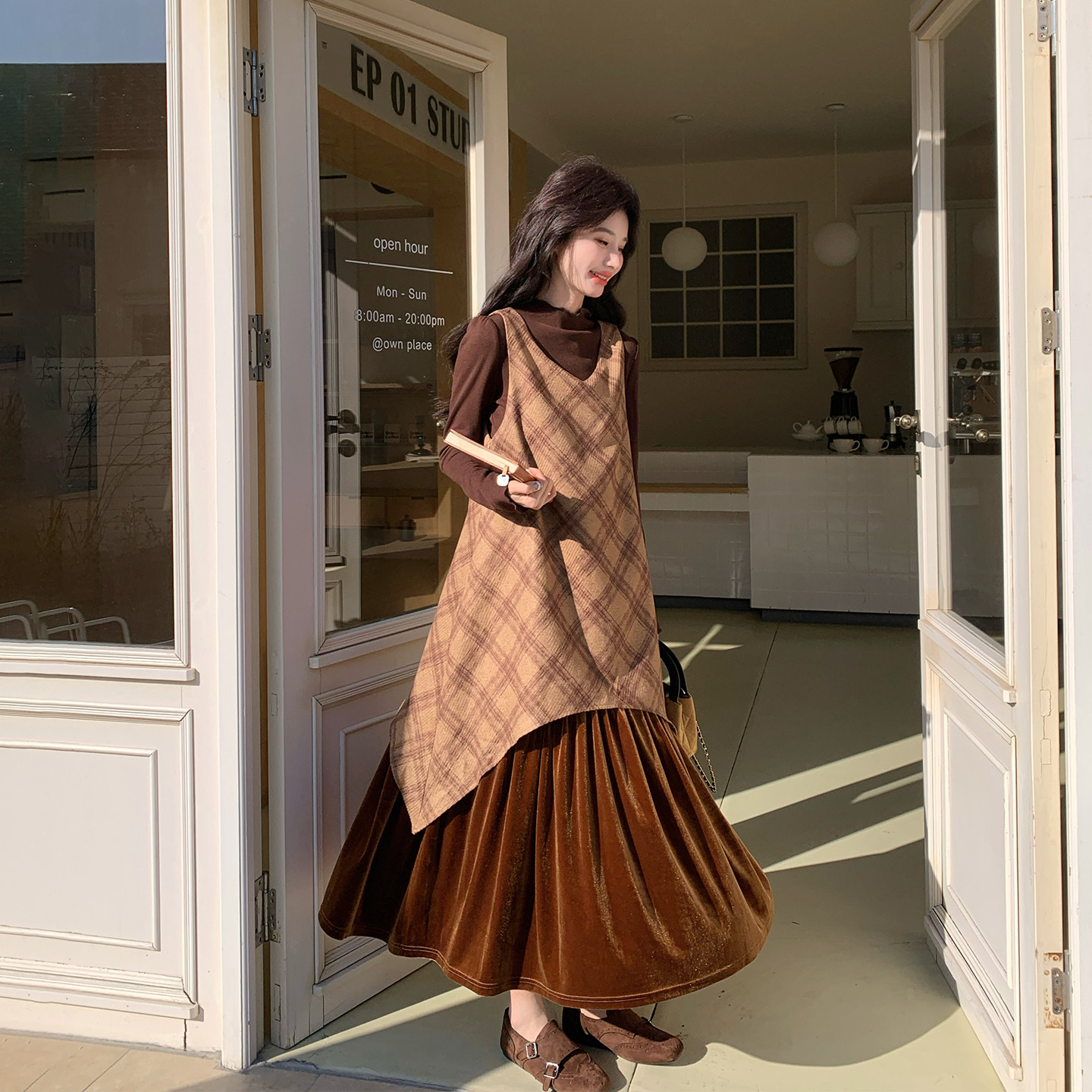 氛围感丝绒咖色格子背心连衣裙套装女春季2026新款复古气质两件套
