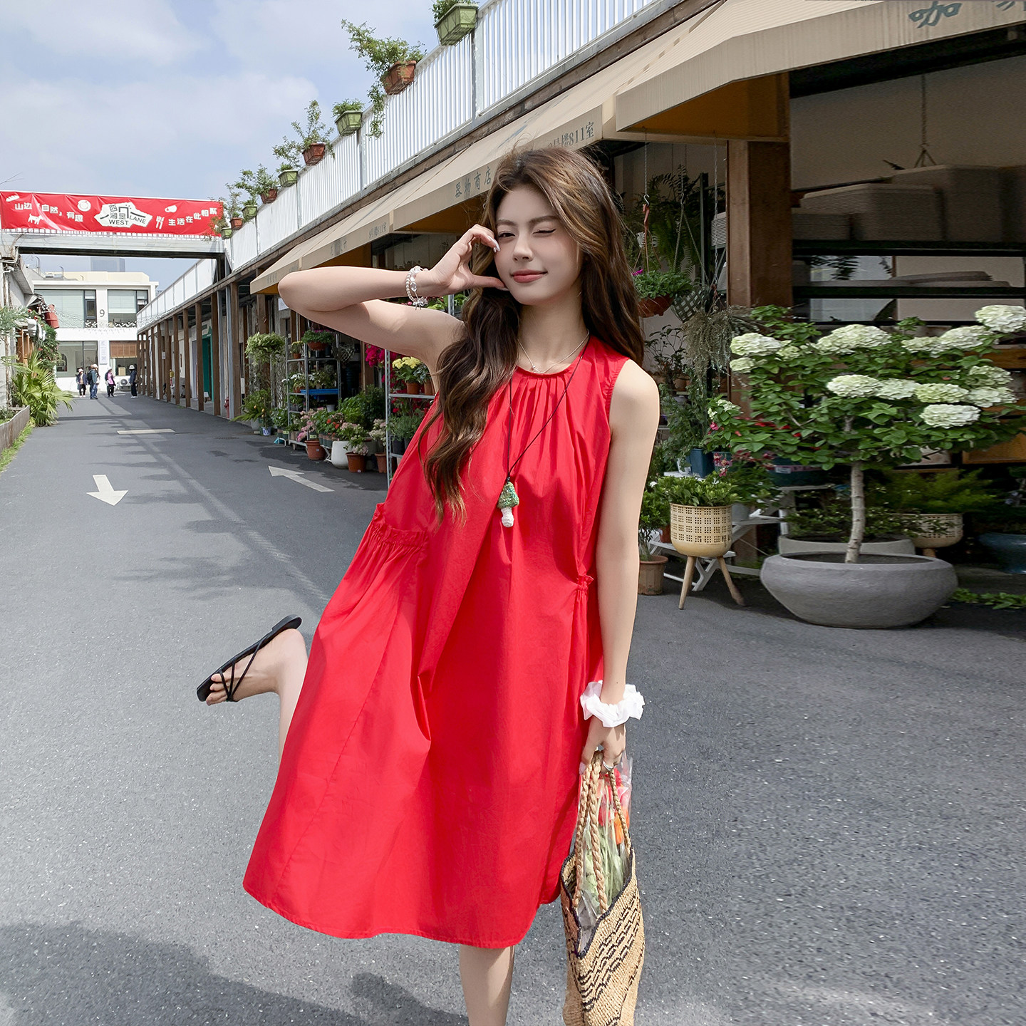 韩系休闲红色无袖背心连衣裙女夏季2026新款小个子甜美少女风裙子
