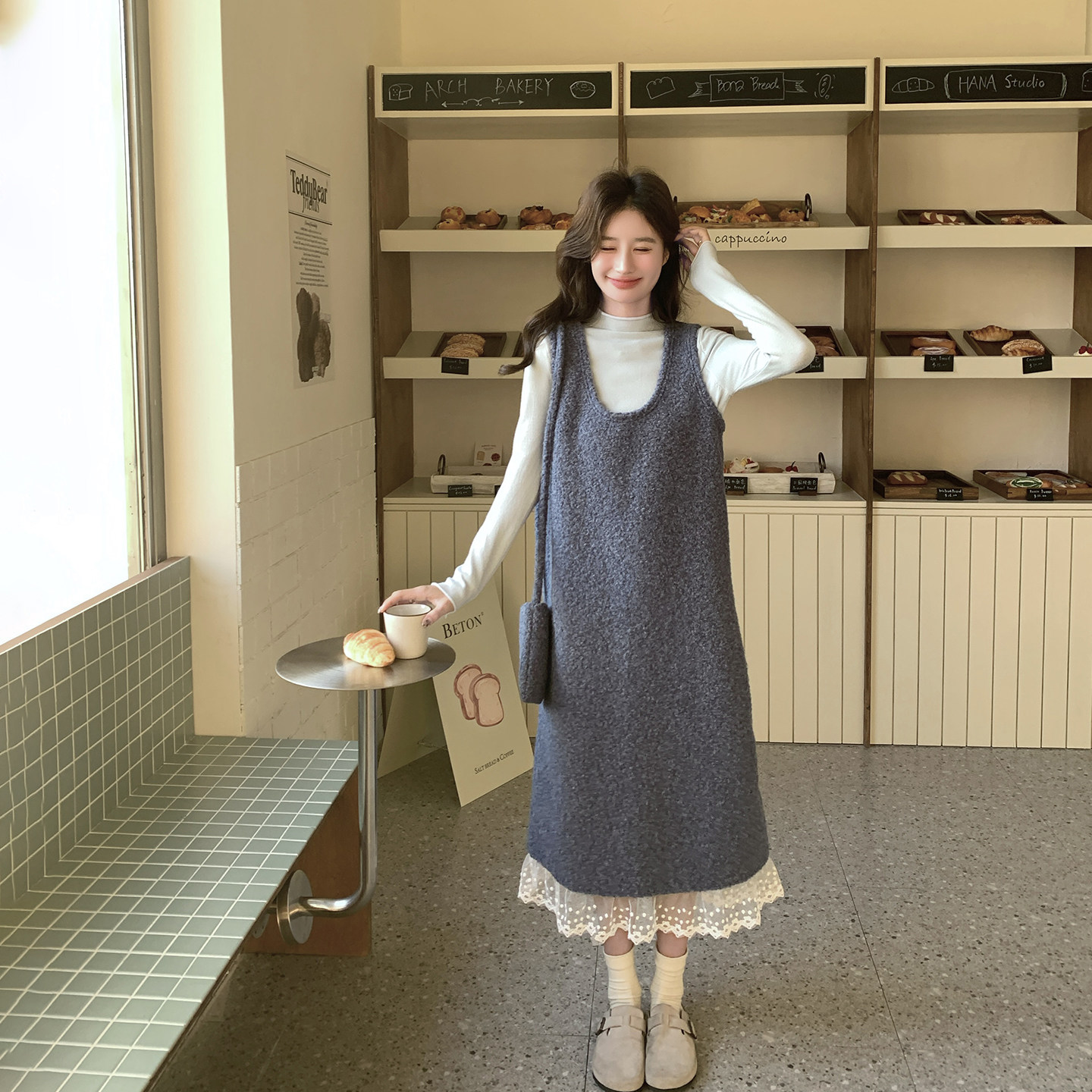 法式减龄灰色蕾丝拼接背心连衣裙套装女春季2026新款打底衫两件套