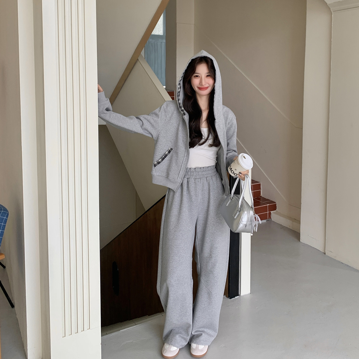 韩系慵懒风灰色连帽卫衣阔腿裤套装女春季2026新款休闲穿搭两件套