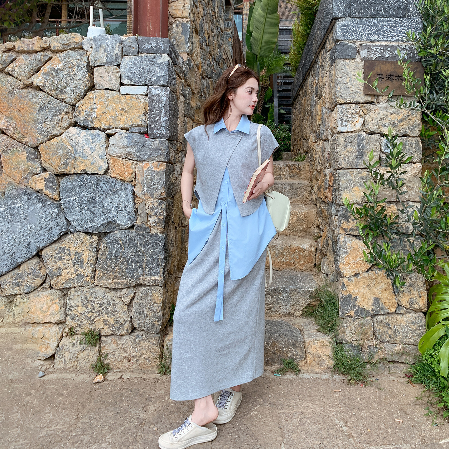 学院风松弛感灰色卫衣套装女夏季2026新款巨好看马甲半身裙三件套