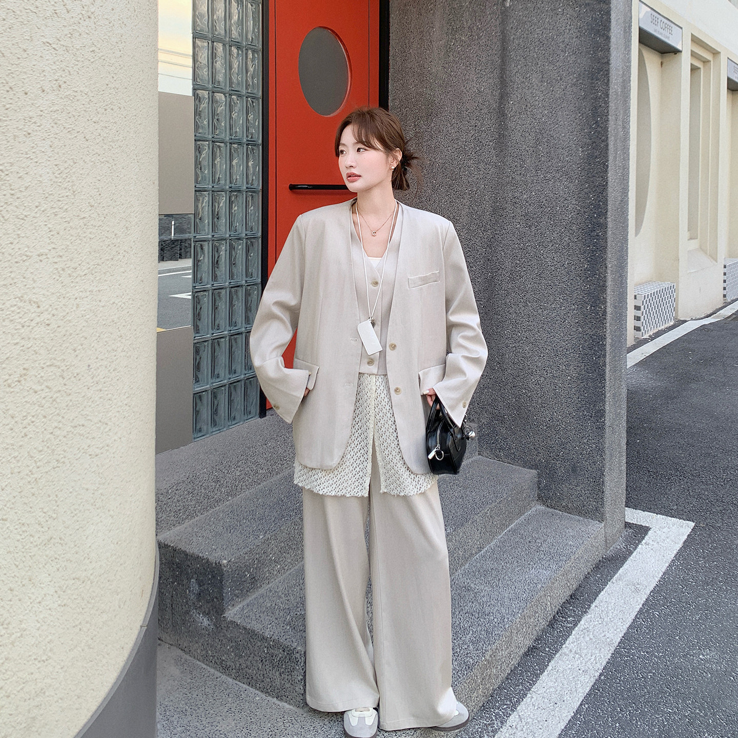 法式轻熟风米色V领西装拼接马甲套装女春季2026新款阔腿裤三件套