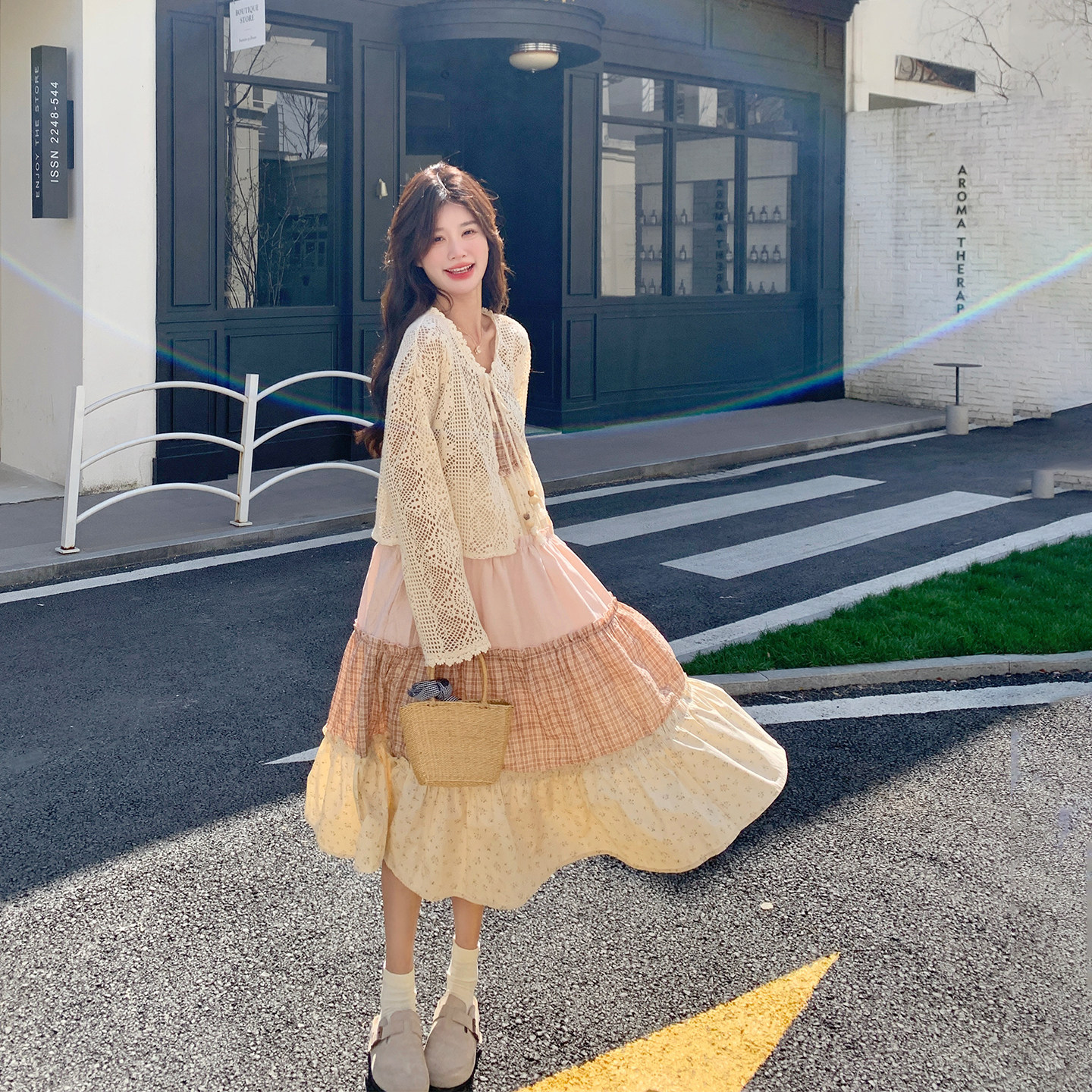 度假风法式碎花格纹吊带连衣裙套装女春季2026新款镂空罩衫两件套