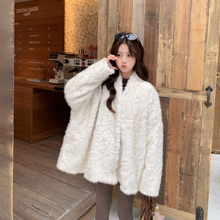 轻奢风环保皮草白色V领羽绒服外套女冬季2025新款加厚保暖千金风