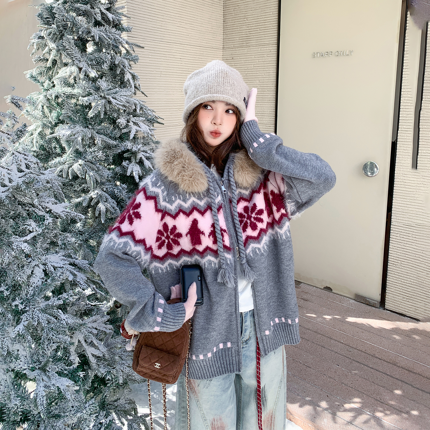 设计感撞色连帽灰色针织毛衣外套