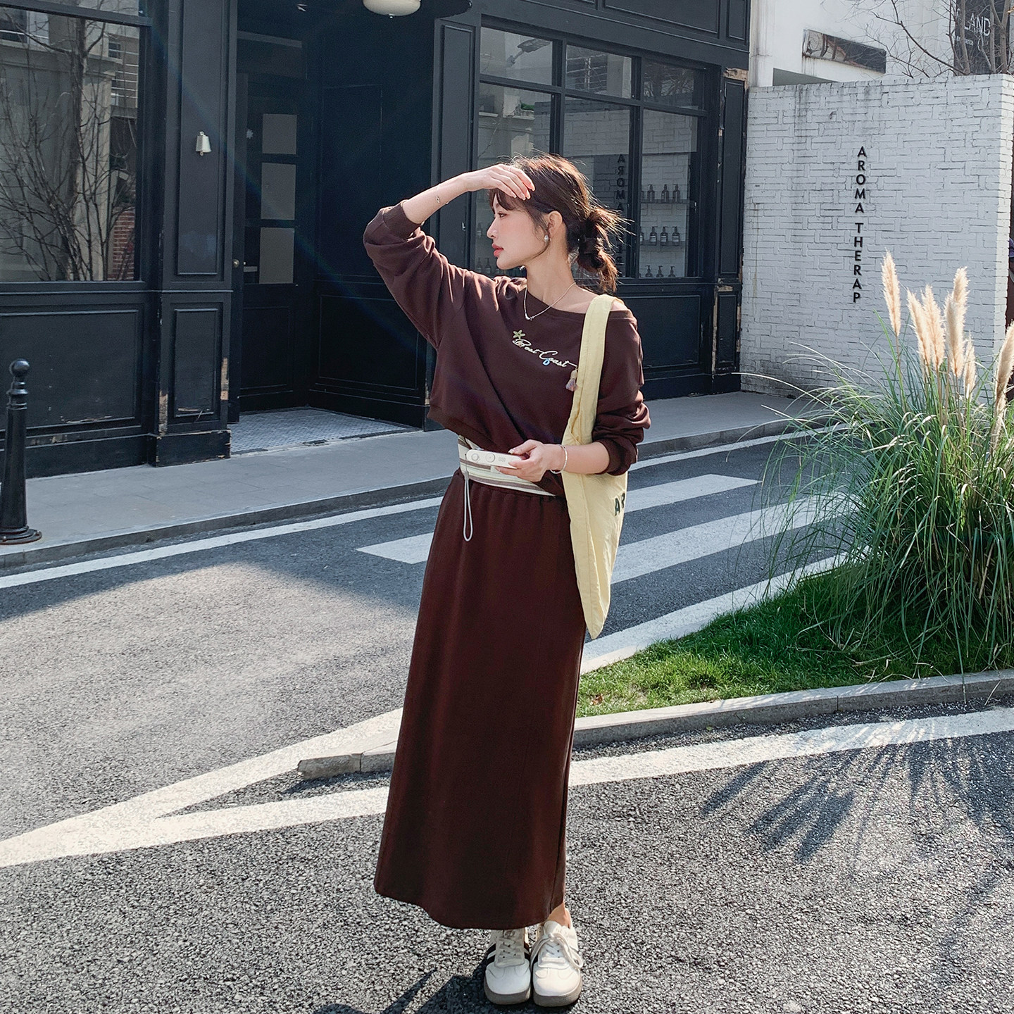 休闲松弛感咖色套装女春季2026新