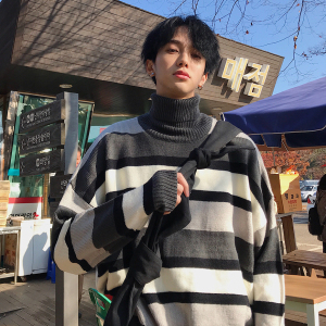子俊彩虹条高领毛衣