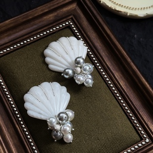 25SUMMER原创 清冷复古海洋风白色贝壳耳环幻彩仿珍珠耳夹女 流萤