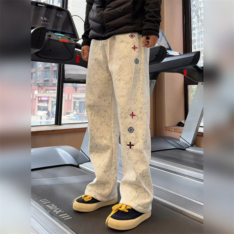 潮牌白花灰扎染刺绣弯刀卫裤男春秋2026新款直筒垂感运动微喇裤子
