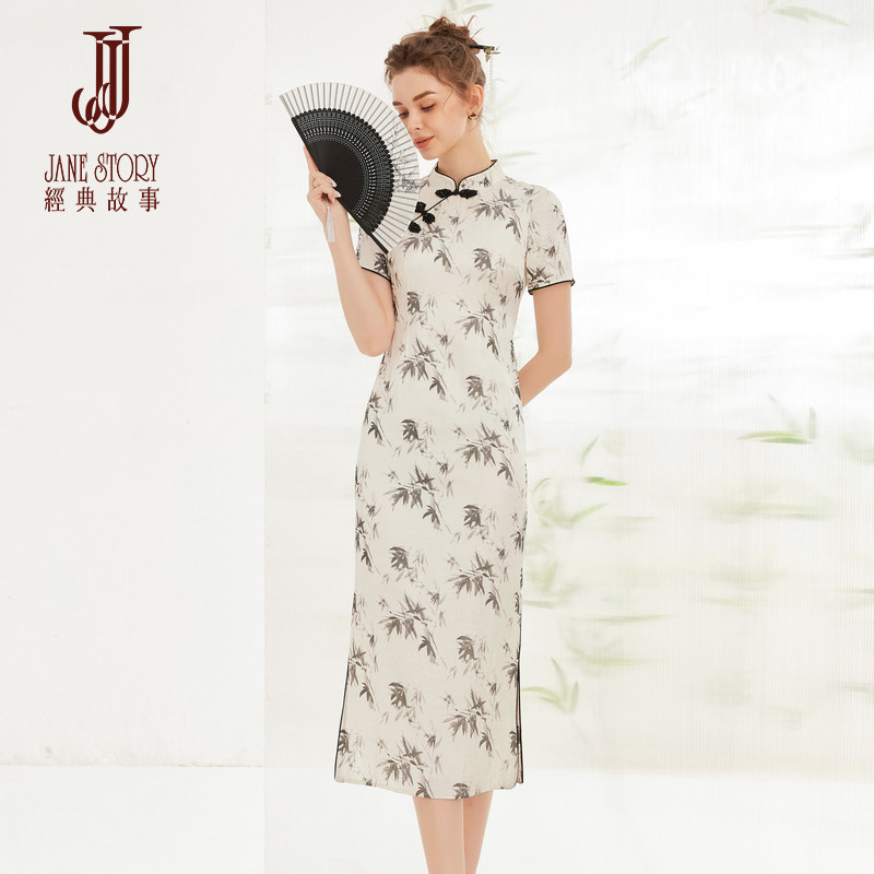 年轻款改良版国风碎花连衣裙女