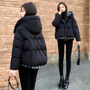 2025冬新款女装短款羽绒服女格子拼接加厚保暖连帽白鸭绒宽松外套