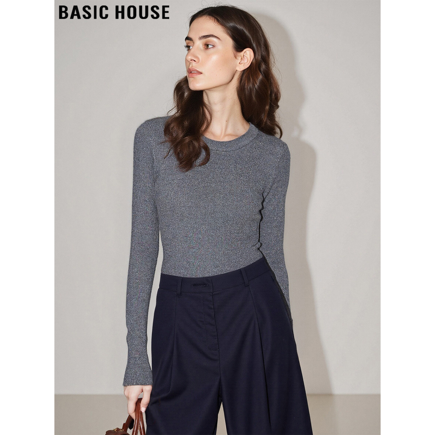 百家好灰色圆领软糯打底针织衫女