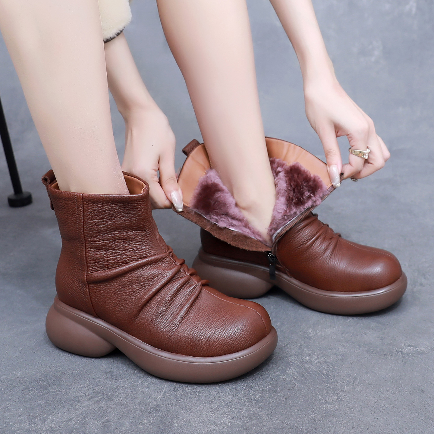 真皮羊毛雪地靴女皮毛一体短靴冬季加厚保暖女鞋防滑厚底妈妈棉鞋