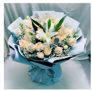 33朵玫瑰百合花束价格 33朵玫瑰百合花束图片 星期三