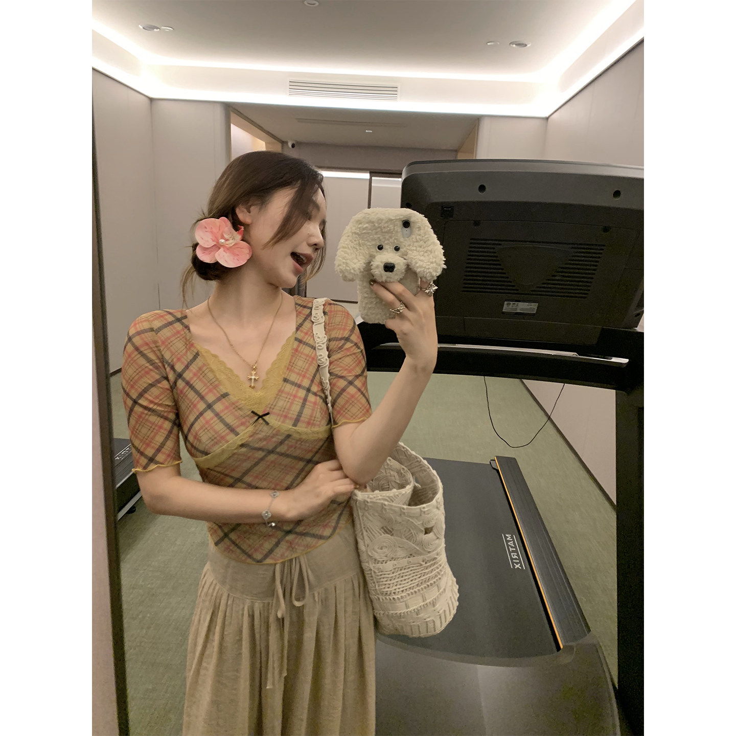 （吴大笑）格纹织梦～小众网纱蕾丝拼接V领显瘦复古格子洋气上衣