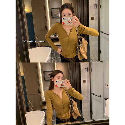 （吴大笑）极简时刻～简约百搭气质修身显瘦V领排扣显白长袖T恤女