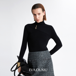 EVAOUXIU设计造型感金属镶饰绵羊毛衣25秋新款 女 显瘦半高领针织衫