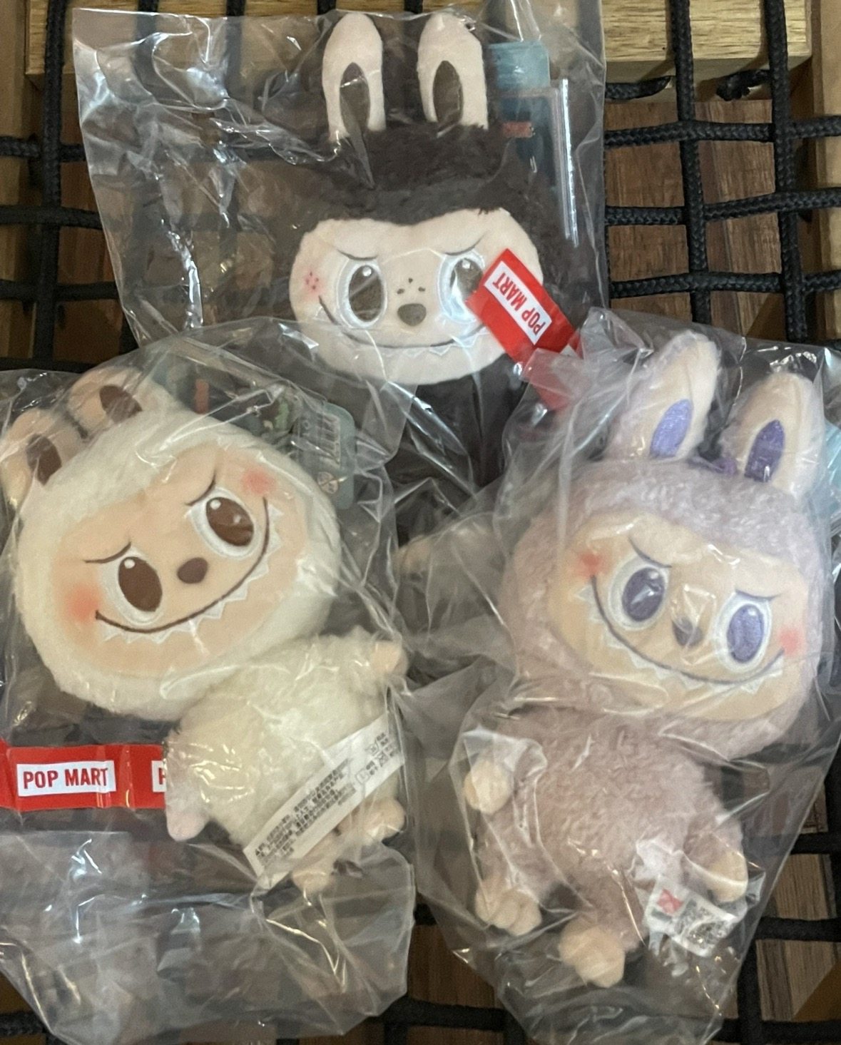 泡泡玛特城市乐园限定公仔紫色白色labubu三色毛绒挂件潮玩礼物