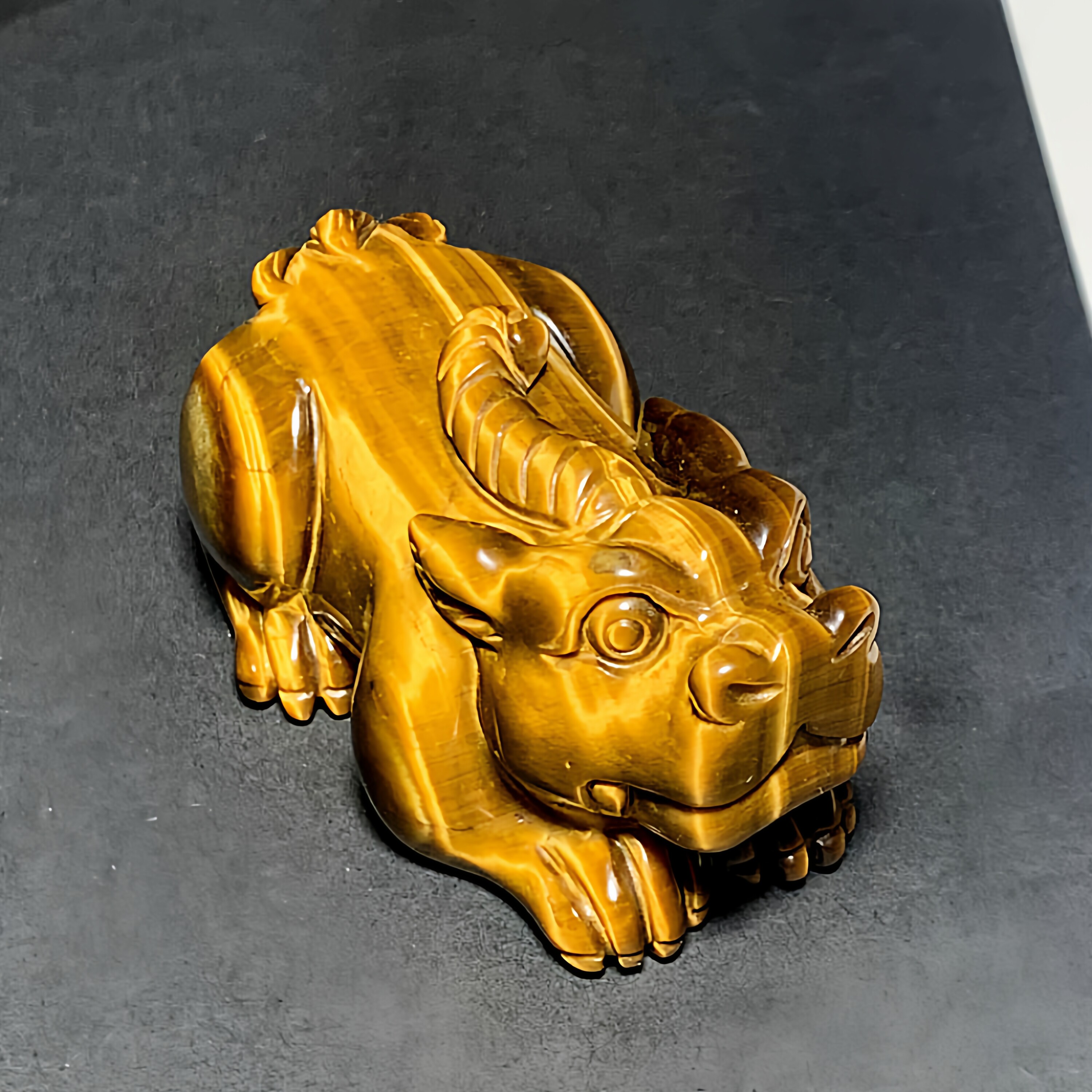 水玉冰魄天然黄虎石雕刻貔貅摆件 虎睛石把玩 虎眼石手把件