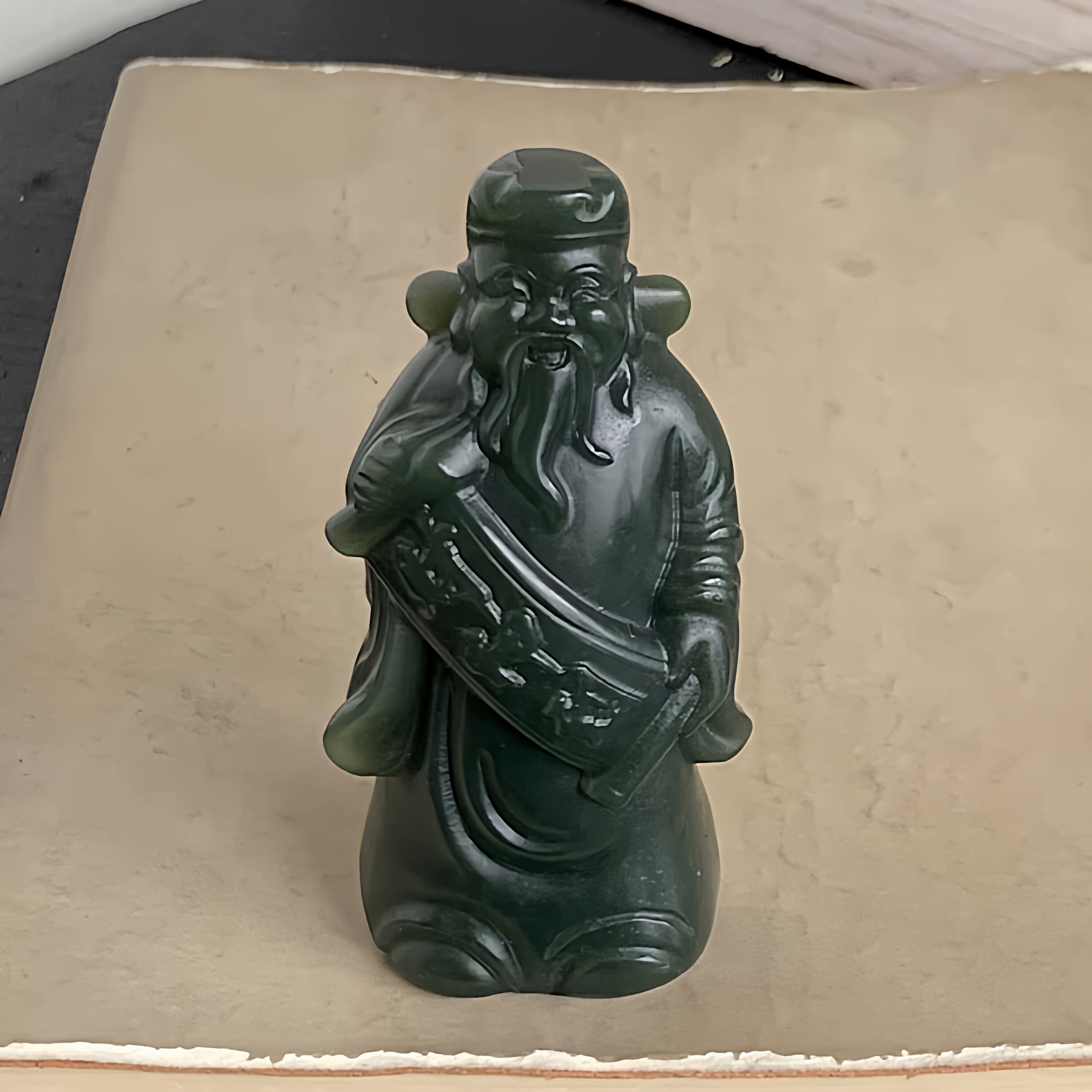 天然和田玉雕刻财神摆件