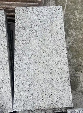 花岗岩石材材芝麻灰色大理石广场地砖火烧石地铺别墅专用汀步板材
