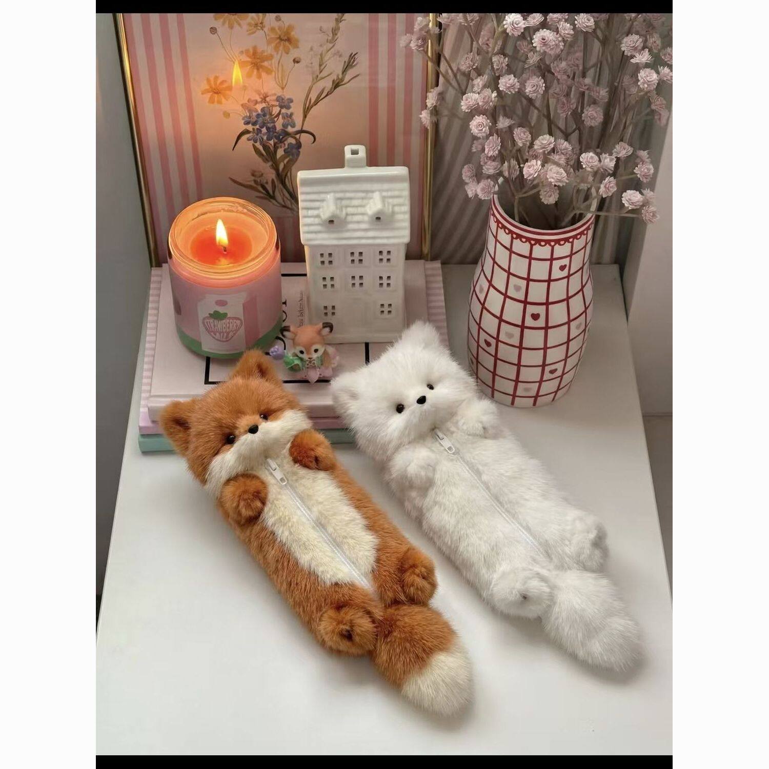 小红书爆款可爱小狐狸毛绒笔袋软乎乎可爱小学生文具收纳袋高中生