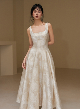 签儿 2025年秋季金箔提花5米大摆高级感长款吊带连衣裙女订婚礼服