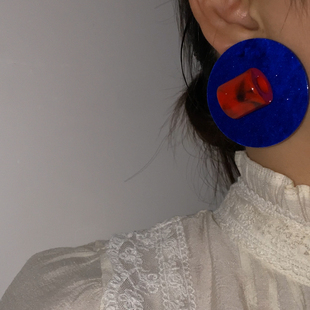 夸张亚克力红蓝拼色大圆形耳环复古港风耳饰高级感冷淡女耳钉耳夹