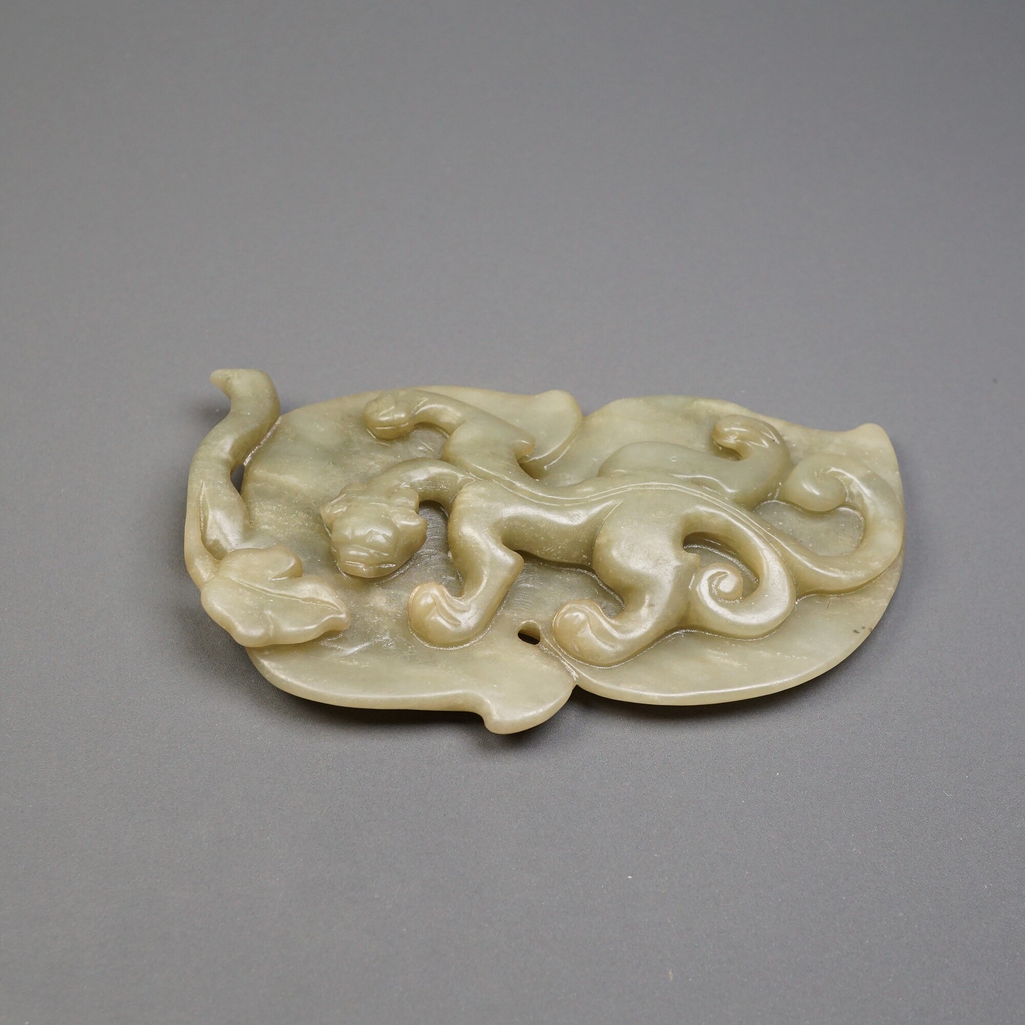 明清 天然老和田玉 螭龙树叶大珠宝半成品