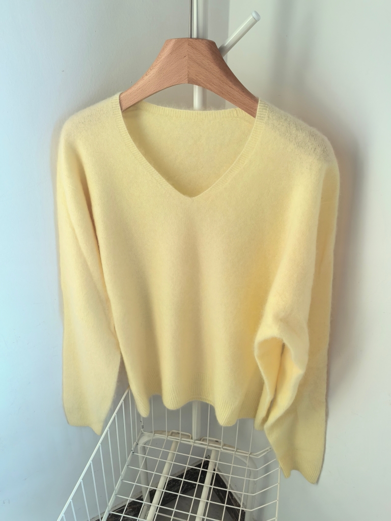 羊毛羊绒拉毛V领松弛感毛衣超柔软针织衫2025秋冬慵懒风宽松显瘦