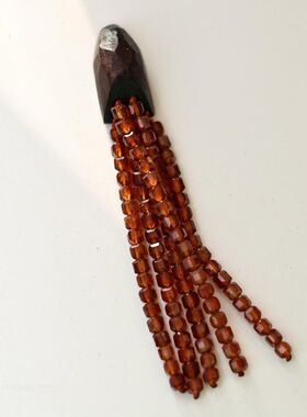 张婧仪新款同款石榴红切面流苏耳钉爆闪设计感多宝串珠步摇耳饰