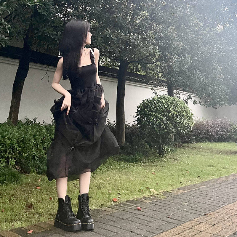 鞠婧祎同款黑色网纱吊带连衣裙夏季新款法式拼接显瘦蓬蓬中长裙潮