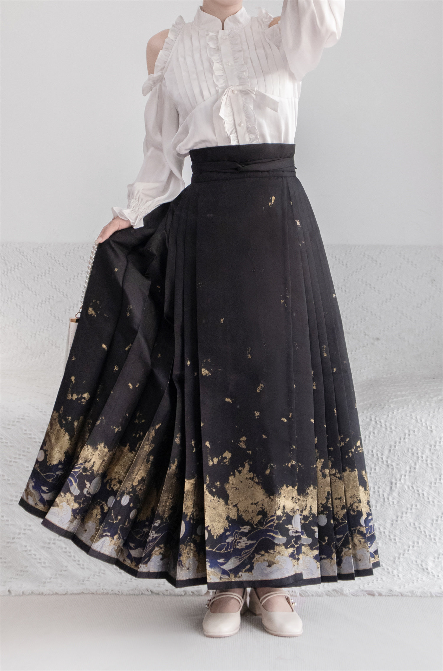 thumbnail for Nanshan charm Hanfu original design Kun daily mysterious makeup flower satin horse-faced skirt spring summer autumn winter