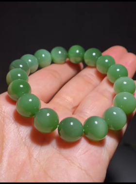 高品和田玉碧玉 圆珠手串 颜色素雅低调 每颗都带猫眼 尺寸11.5mm