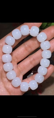 新疆和田玉籽料 老型珠手串 一级白 油性脂粉非常好 老糯 12*13MM