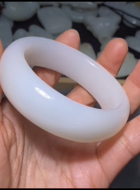 高品质新疆和田玉籽料 宽版手镯 一级白 温润细腻 玉种老糯 55mm