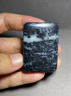 新疆和田籽料 水墨青花平安无事牌  黑白相间 59.4克 51×35×13