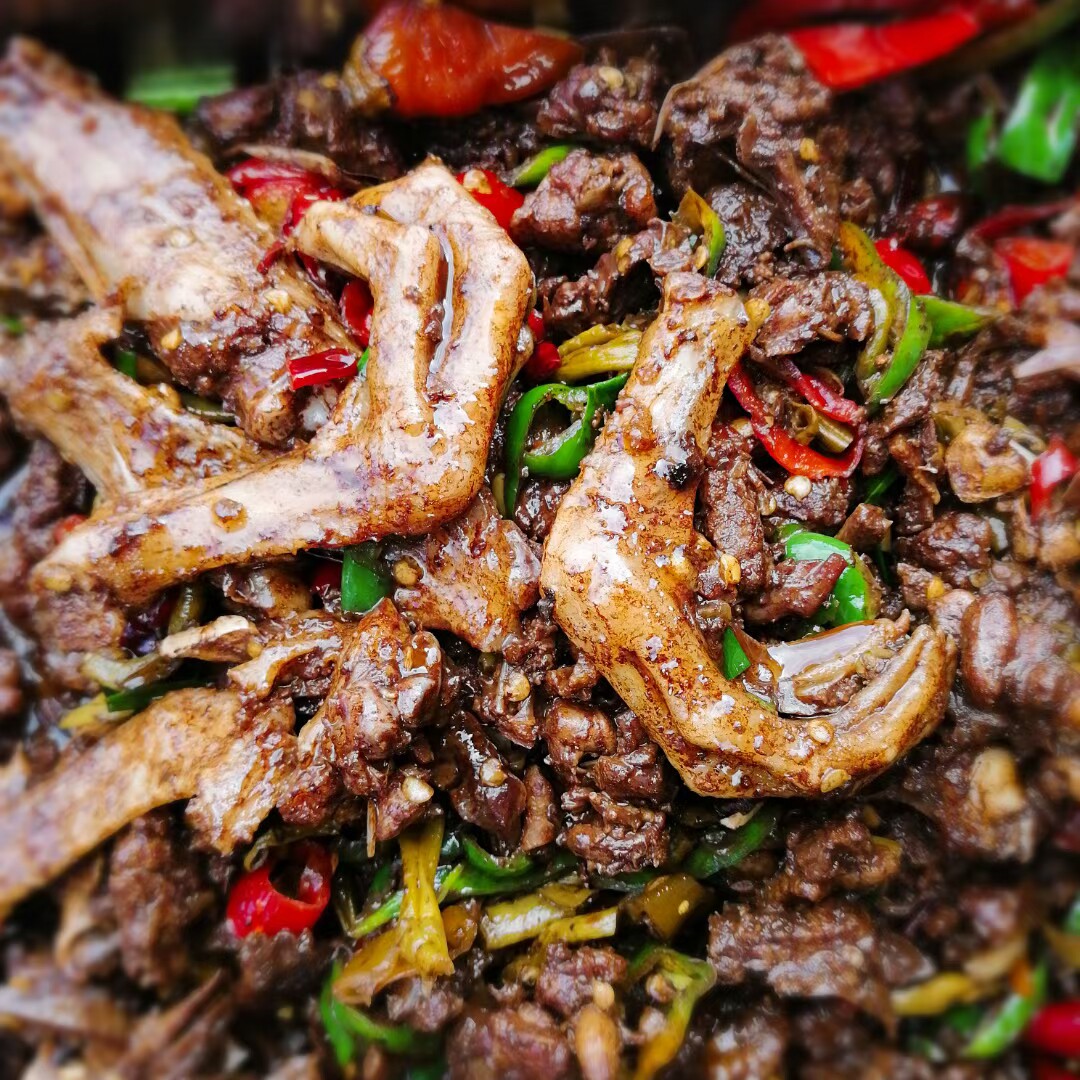 湖南永州特产正宗东安永州炒鸭永州血鸭现杀现炒整只农家土鸭麻鸭