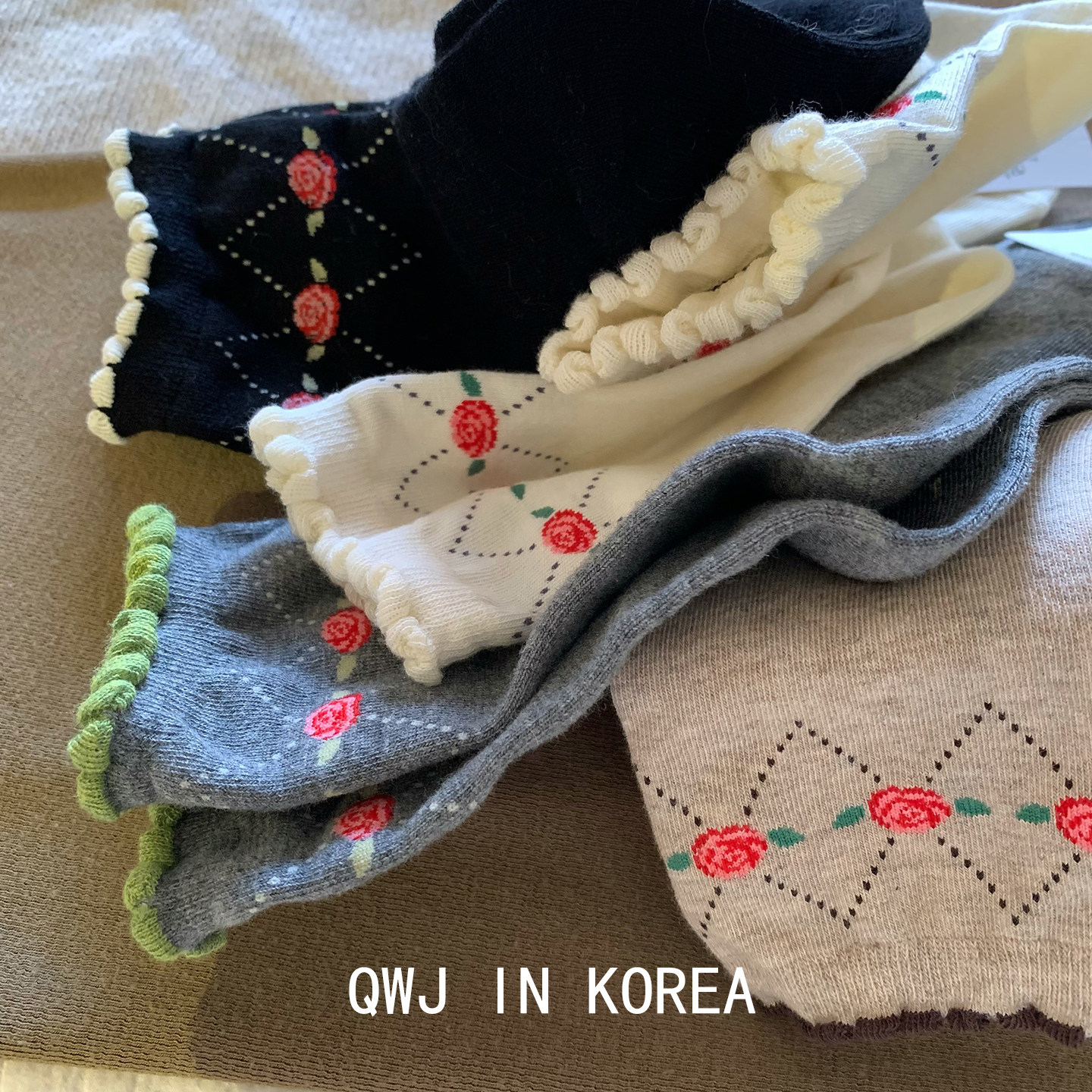 韩国进口袜子菱格纹玫瑰花复古花边女式棉袜甜美温柔中筒袜运动袜