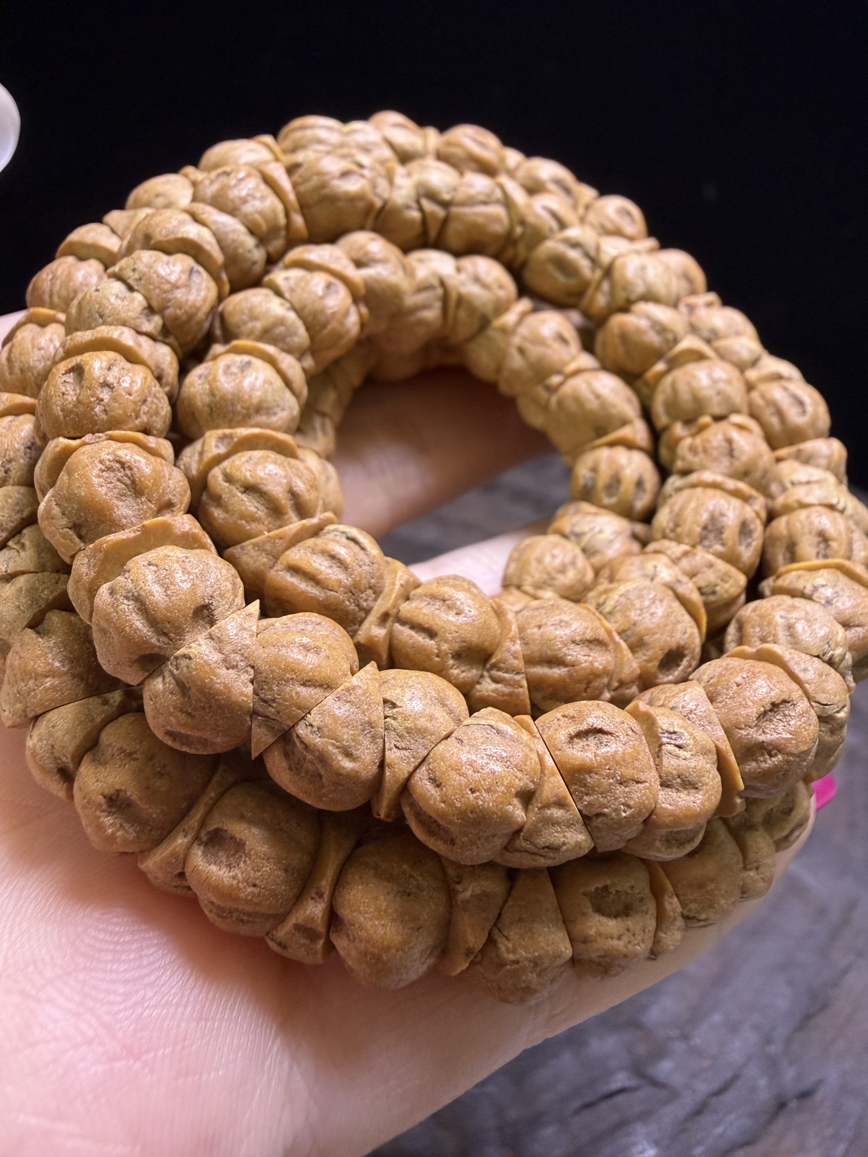 H藏区柏香籽猪大肠红芽油油皮铁籽高密度大尺寸8mm手感巨好异型籽