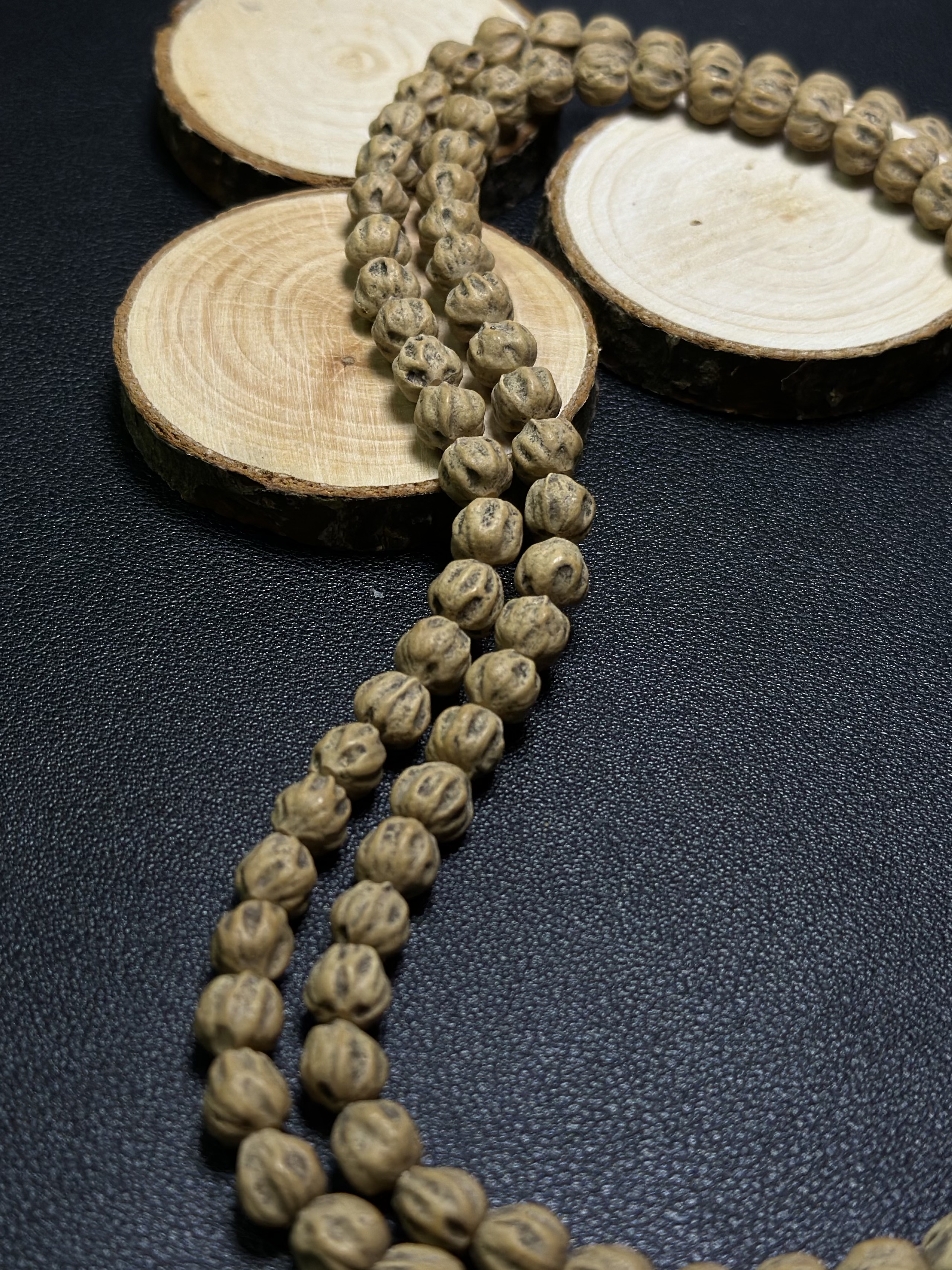 热振柏香籽矮圆四面刀锋龙骨莲花棱立体板正黄油透玉化N