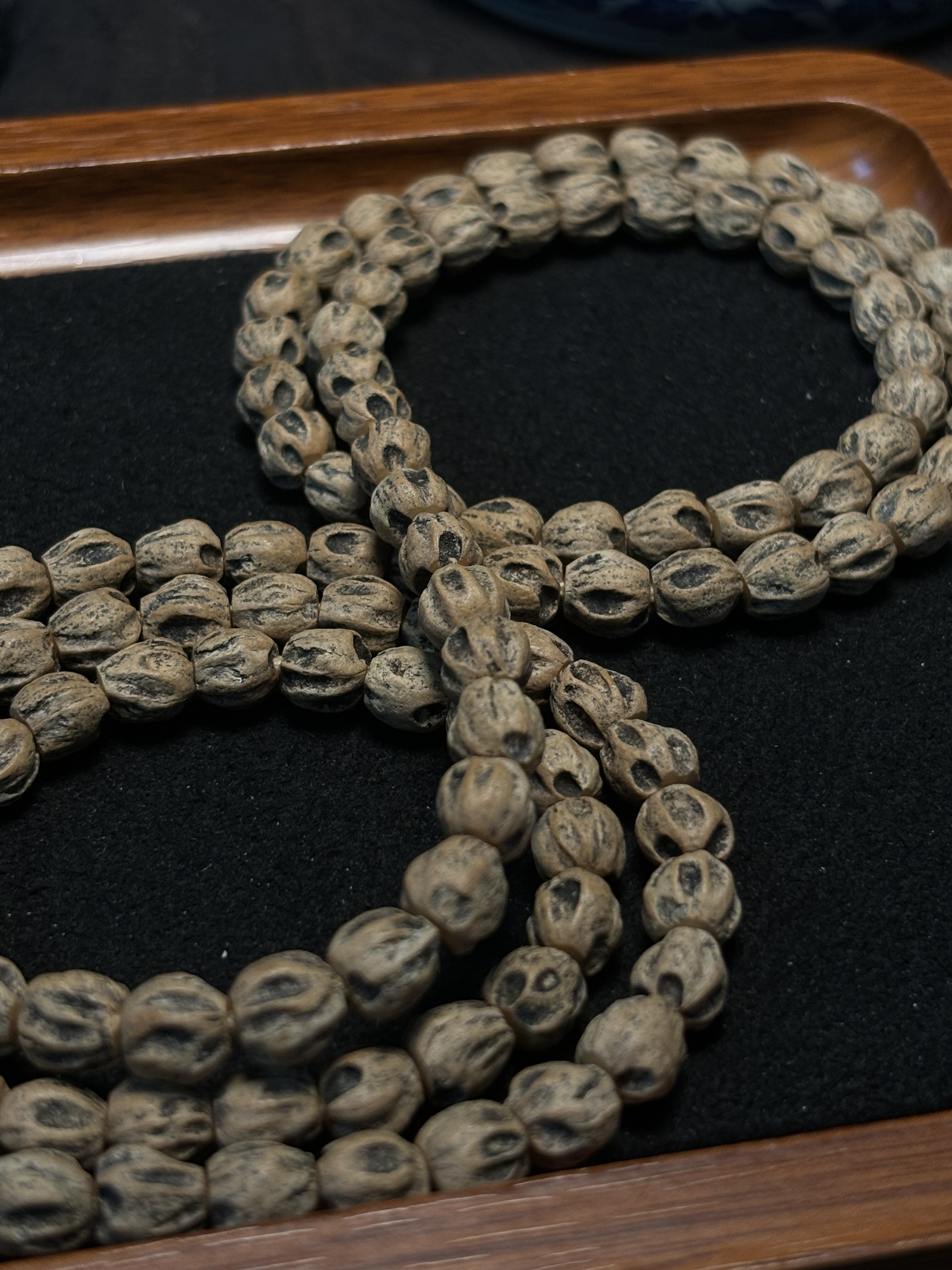 热振百香籽微切深坑鬼脸红油皮尸陀林脏鬼满坑文玩挂脖108长串柏