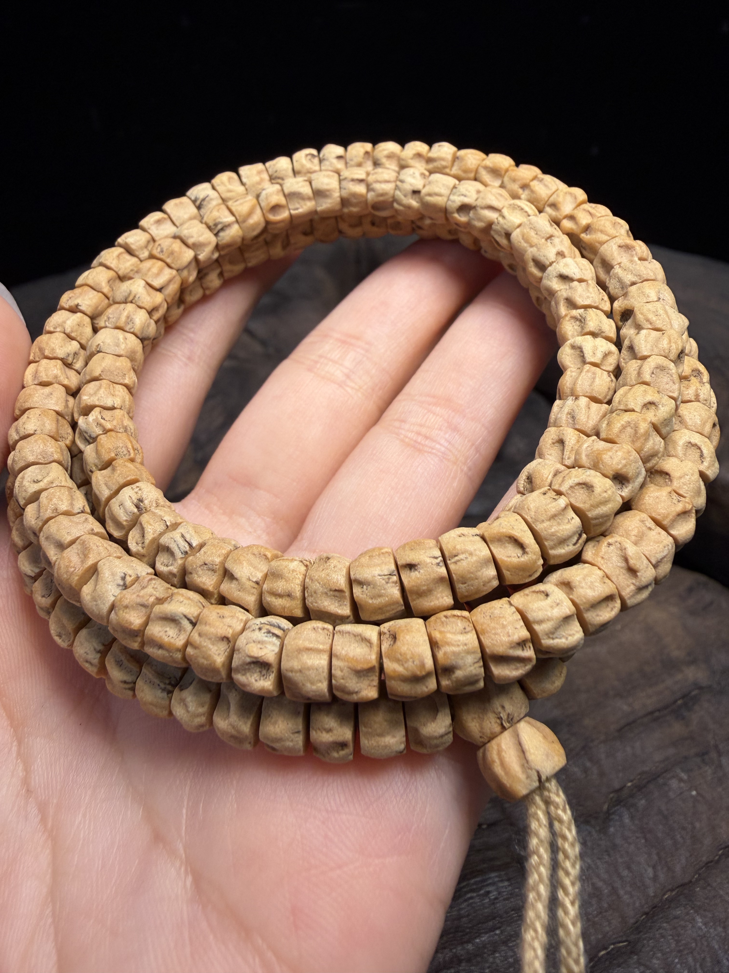 H热振柏香籽红芽药片深坑多棱满鬼纹红油皮果冻皮大药片龙脊